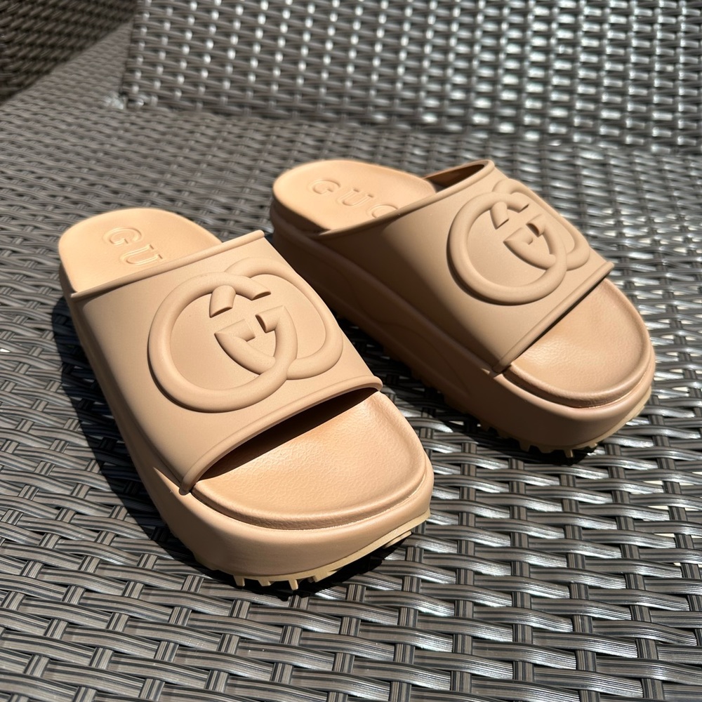 COPY- WOMEN'S GUCCI INTERLOCKING G SLIDE SANDAL
